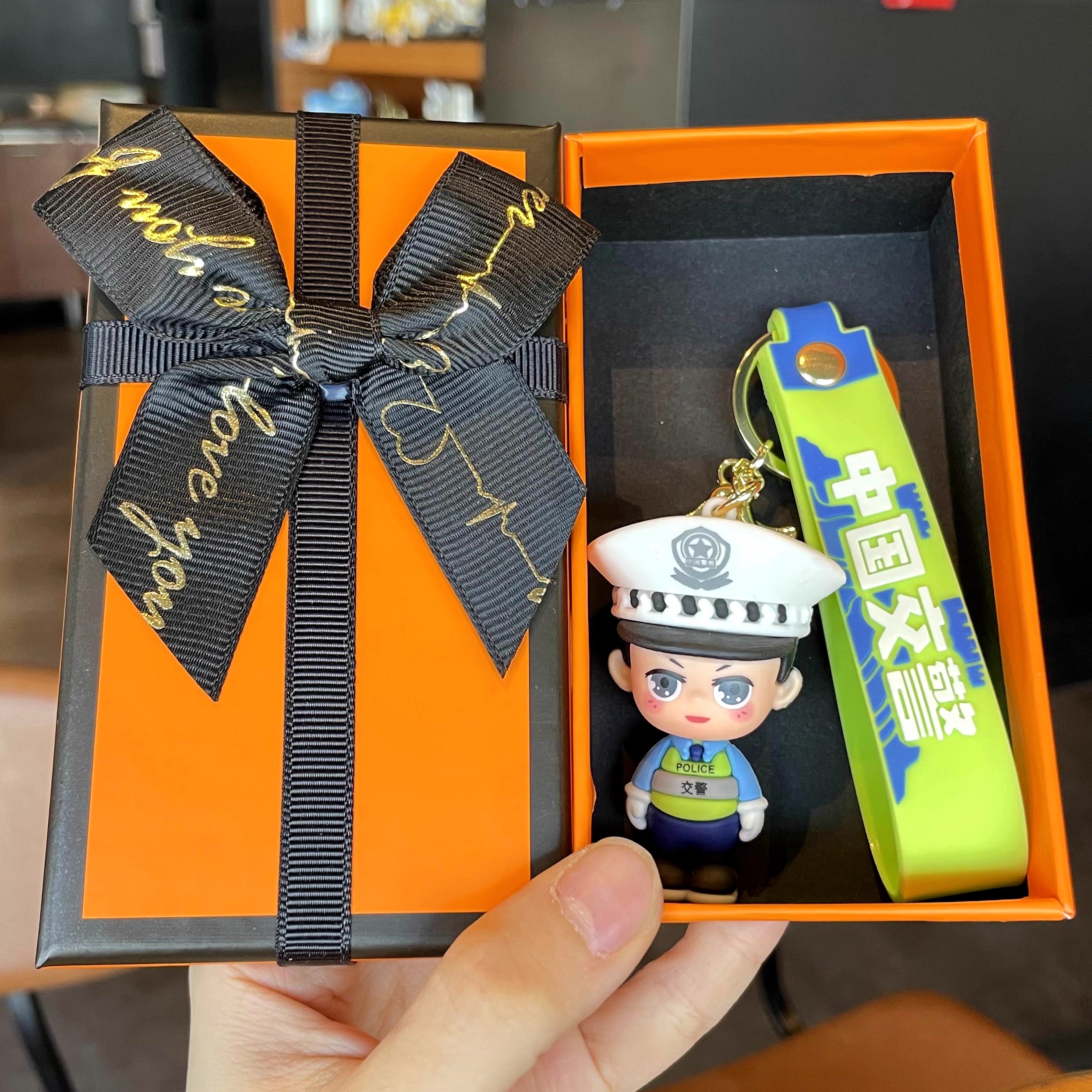 文创交通警察挂件普法宣传纪念品
