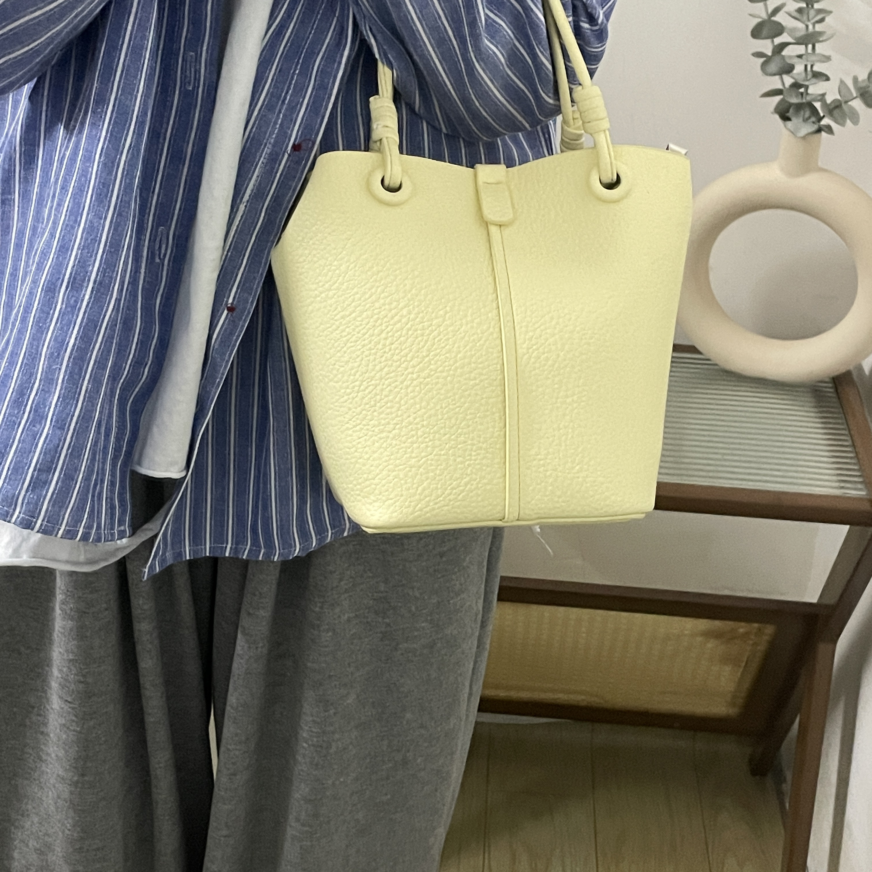 水桶包女2025新款韩系百搭荔枝纹质感菜篮子手提单肩斜挎包,箱包皮具/热销女包/男包,托特包,淘宝优惠券,粉丝福利购,淘宝优惠卷