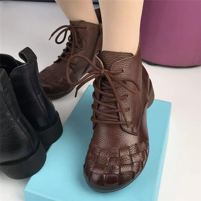 真皮短靴女秋冬复古圆头低跟软底靴子小牛皮百搭编织中老年妈妈鞋