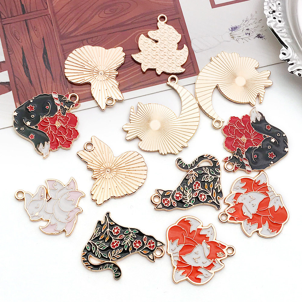 特价韩版玫瑰花花朵耳环猫咪卡通狐狸钥匙扣手链黑白饰品配件挂件