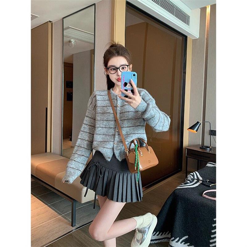 2025秋季新款百搭针织衫短外套女宽松条纹毛衣外套外穿