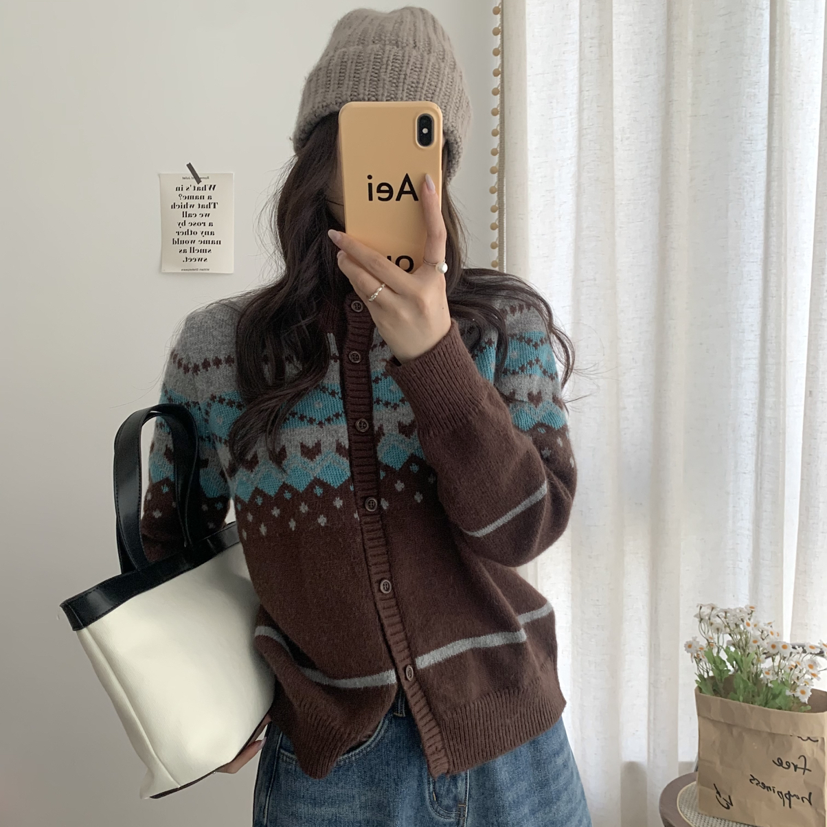 Loti-Fo-冬上新半高领撞色费尔岛保暖毛衣（含12.5羊毛）M55901