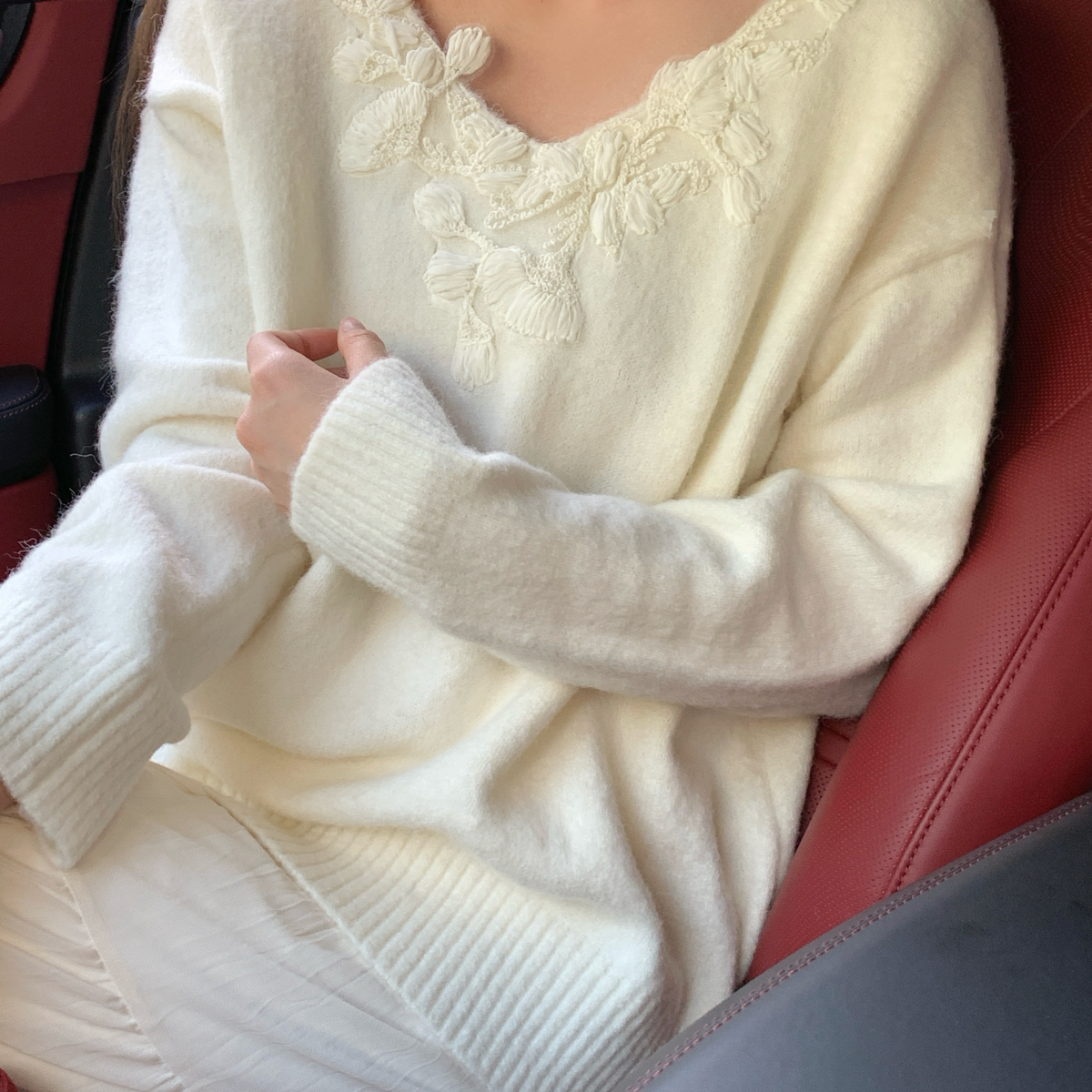 ns sunshine-质百搭V领宽松长袖保暖毛衣（含4羊毛）YS1-8910毛衣