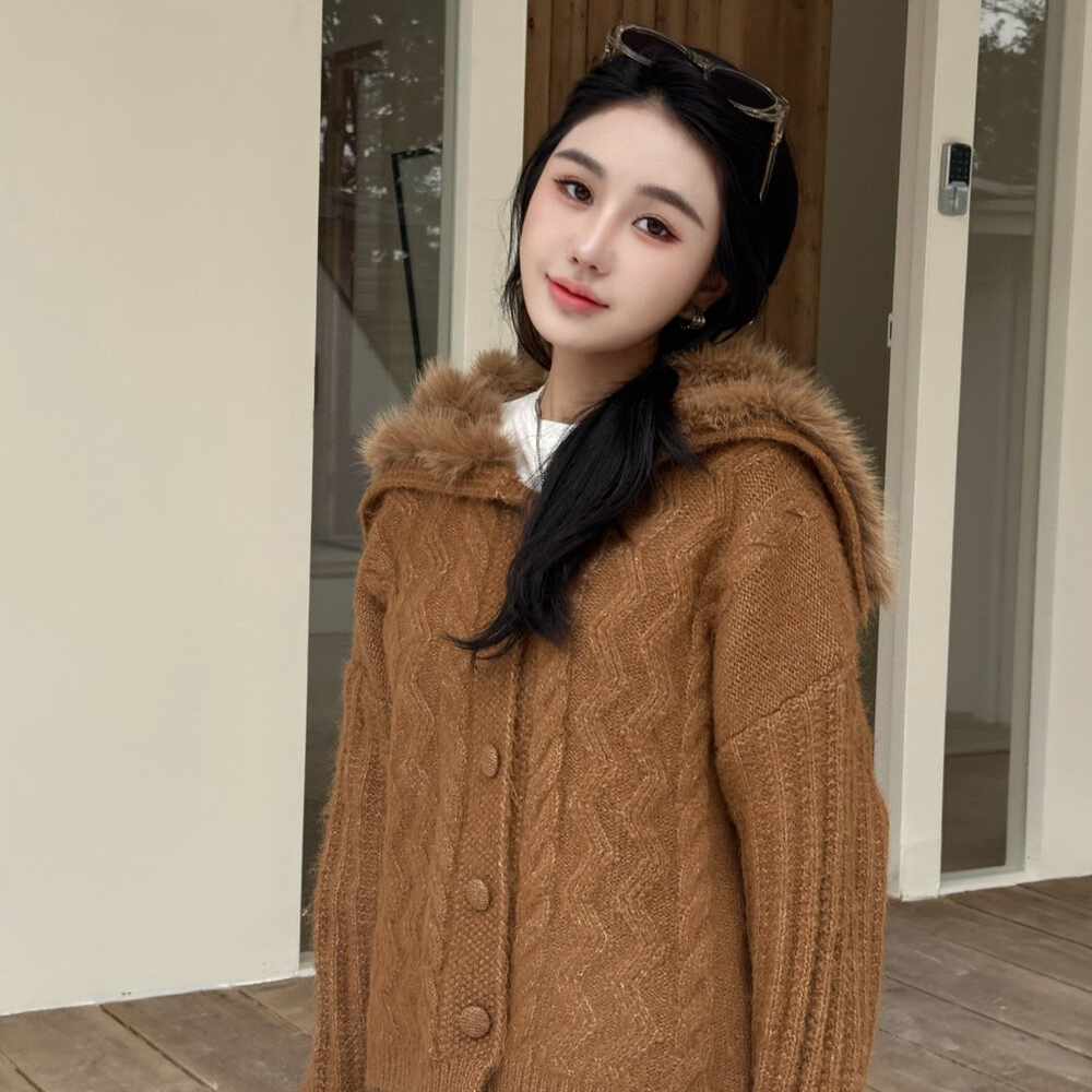 MS.T STUDIO-冬上新韩系气质翻领毛毛拼接保暖毛衣7201