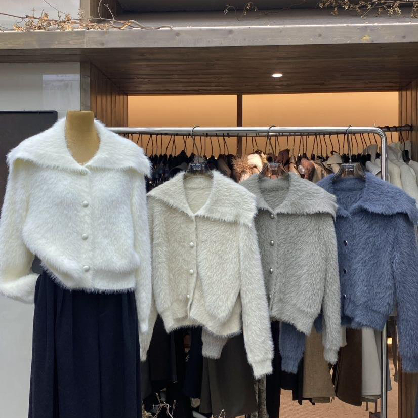 WANG-冬上新大翻领单排扣宽松百搭保暖毛衣W8F1102