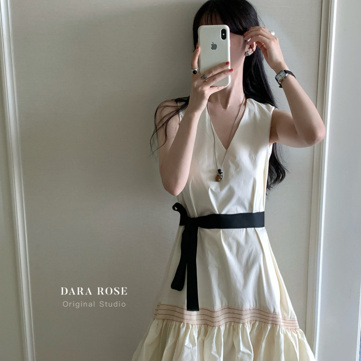 DARA ROSE-质设计款米色独特宽松连衣裙(配腰带)(不含项链)SV5543