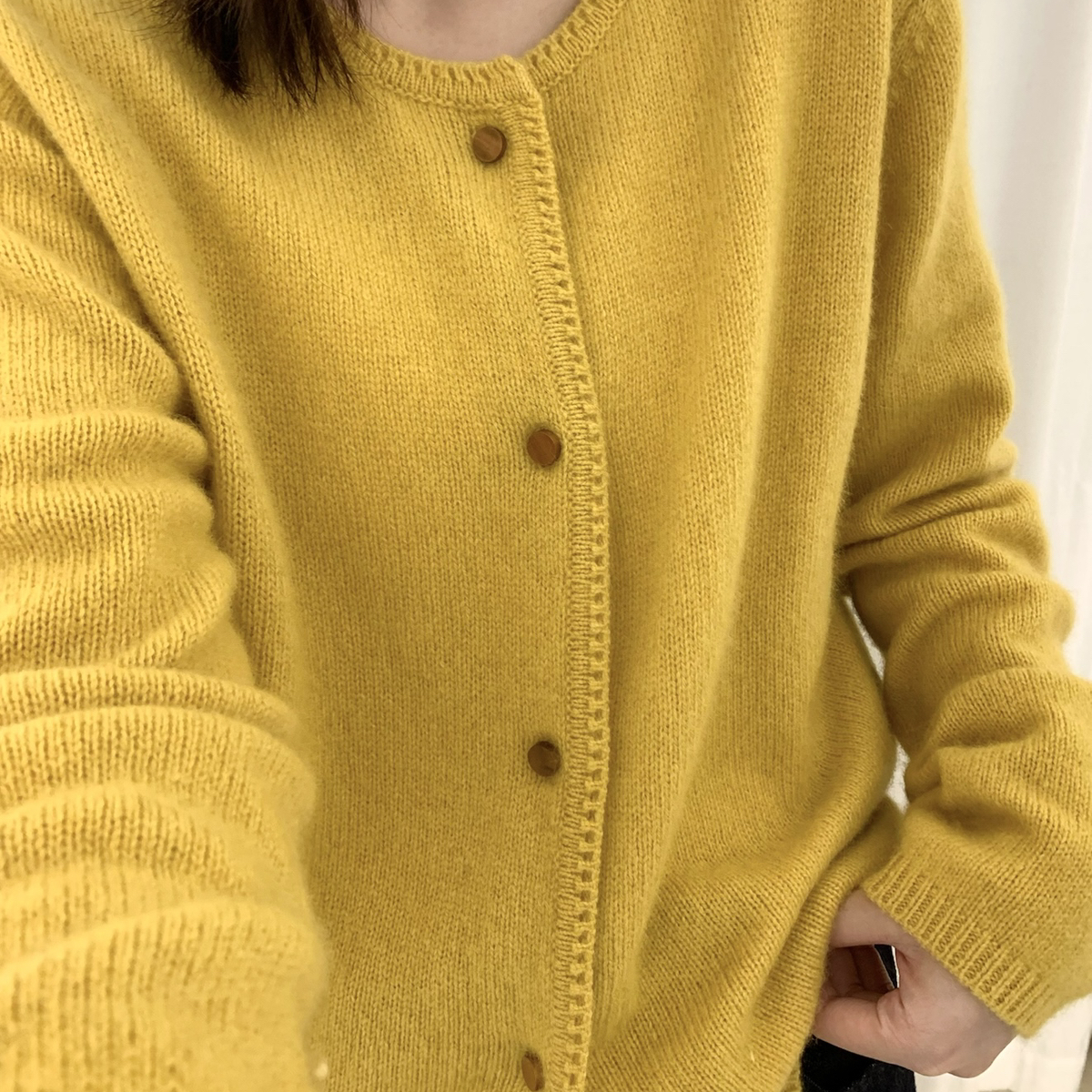 OMO浣熊毛419绵羊毛圆领木扣针织开衫(含419绵羊毛)SH59191