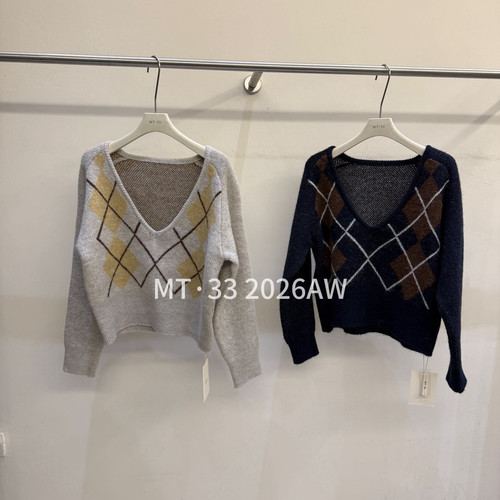 MT33-26年冬上新法式慵懒菱格纹深V宽松短款针织衫6972