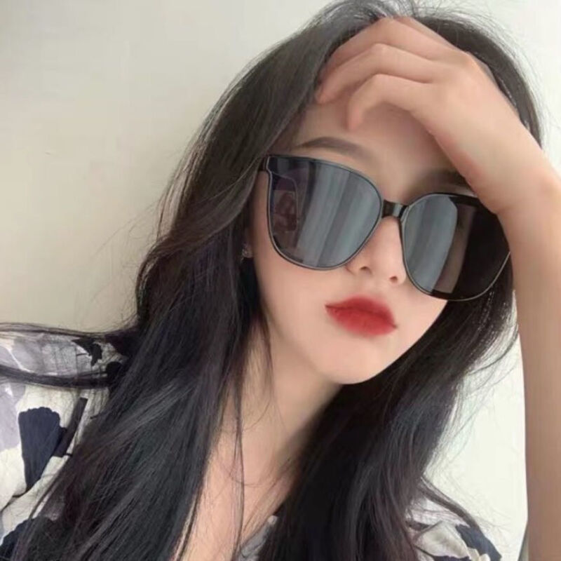 妙忆诗新款网红款太阳眼镜女潮圆脸墨镜ins韩版大框男黑框黑片