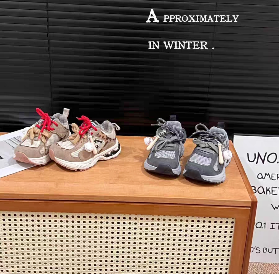 2025冬季新款撤柜男童女童皮面加绒运动鞋厚棉休闲鞋