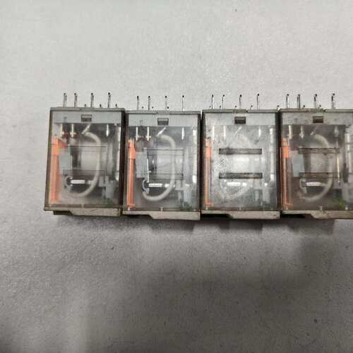 议价原装进口施耐德继电器RXM2LB2BD，24VDC，8脚，5