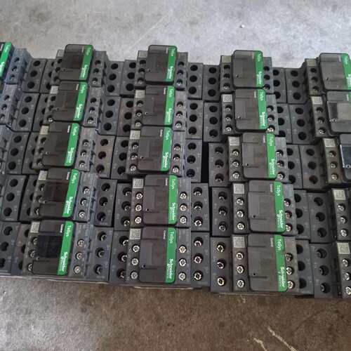 议价施耐德接触器LC1D25BD，24v，黑色，型号LC1D25