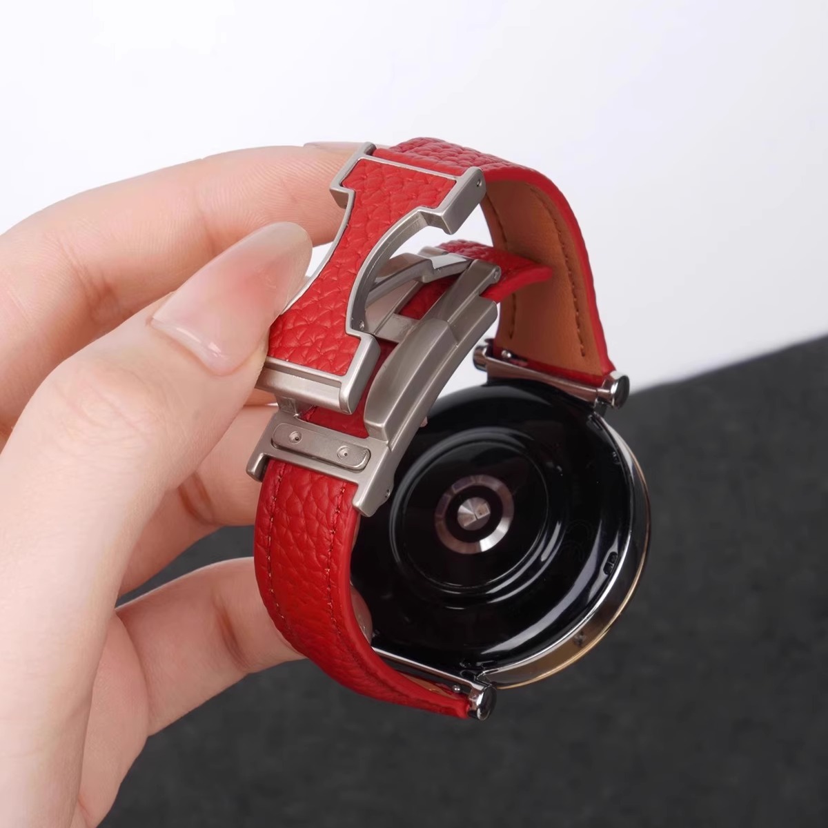 适用华为gt5表带小蛮腰荔枝纹双C磁吸扣GT4GT2watch34profit3女款
