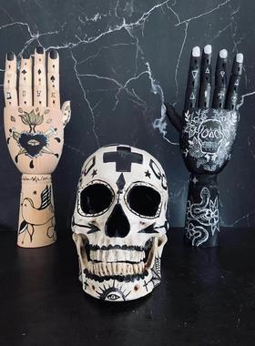 手绘树脂骷髅头个性十字架装饰覆古摆件酒吧纹身店道具个性礼物