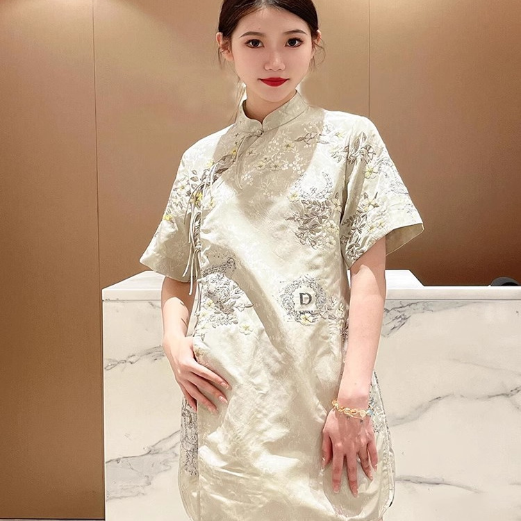 DN高端定制2025夏季新款时尚休闲新中式国风立领改良旗袍连衣裙女