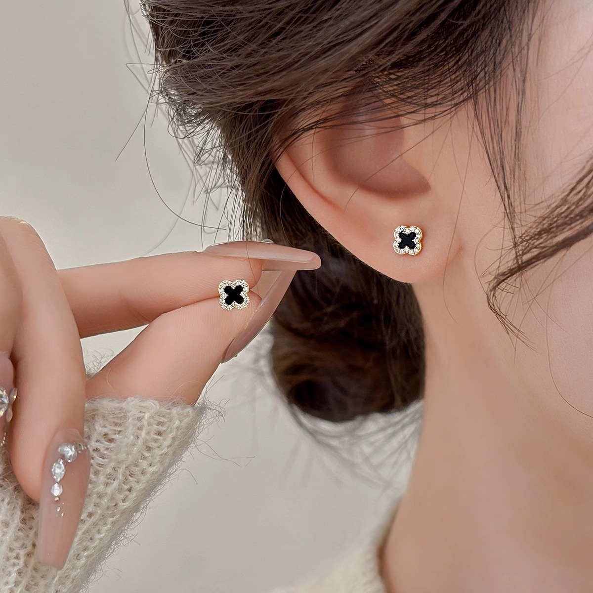 S999纯银针黑色四叶草耳钉