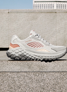 Skechers斯凯奇春夏新款女子轻盈厚底老爹鞋舒适拼接休闲鞋150682