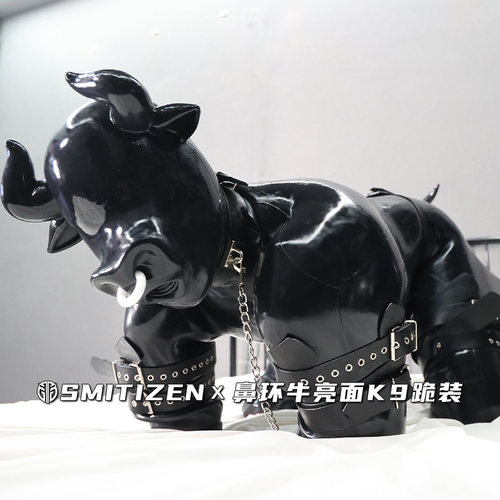 smitizen亮面鼻环牛K9跪装连体衣全包仿乳胶硅胶