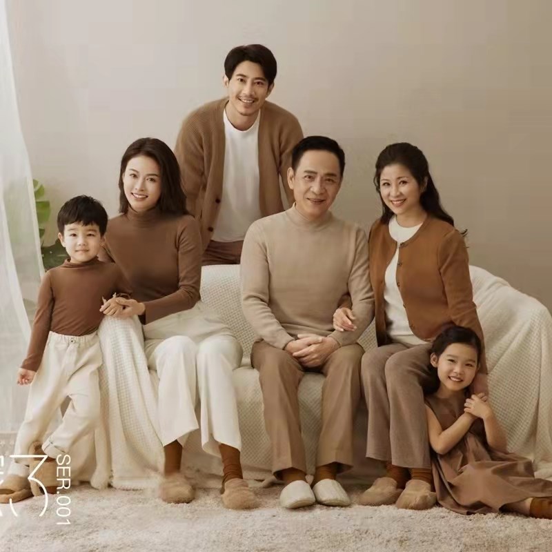 影楼全家福主题摄影服装家庭装一家六口拍照咖啡色居X家毛衣亲子