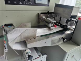 气泡膜包装机 珠光气泡膜包装机 枕试包装机