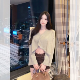 老钱风V 领羊毛针织衫女早秋宽袖落肩宽松慵懒高级感针织毛衣上衣