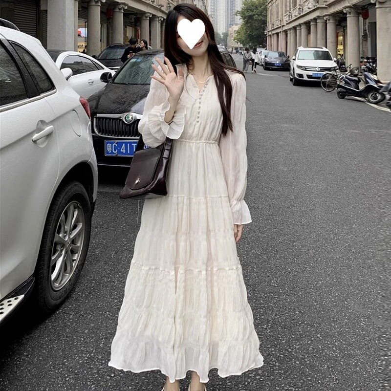 早春法式白色长袖连衣裙子女装秋季2026新款小众设计高级感仙女裙