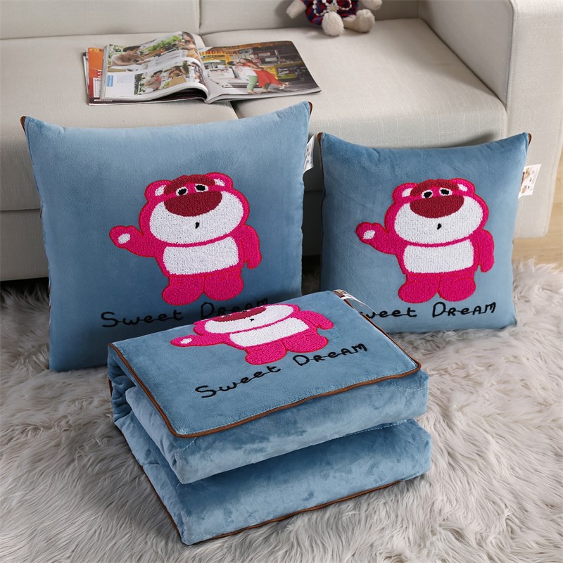 草莓熊抱枕被子两用珊瑚绒加厚办公室靠垫被子午睡折叠二合一抱枕