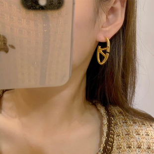 旺家原创 法式字母V椭圆耳环复古金属简约百搭小众高级感气质耳钉