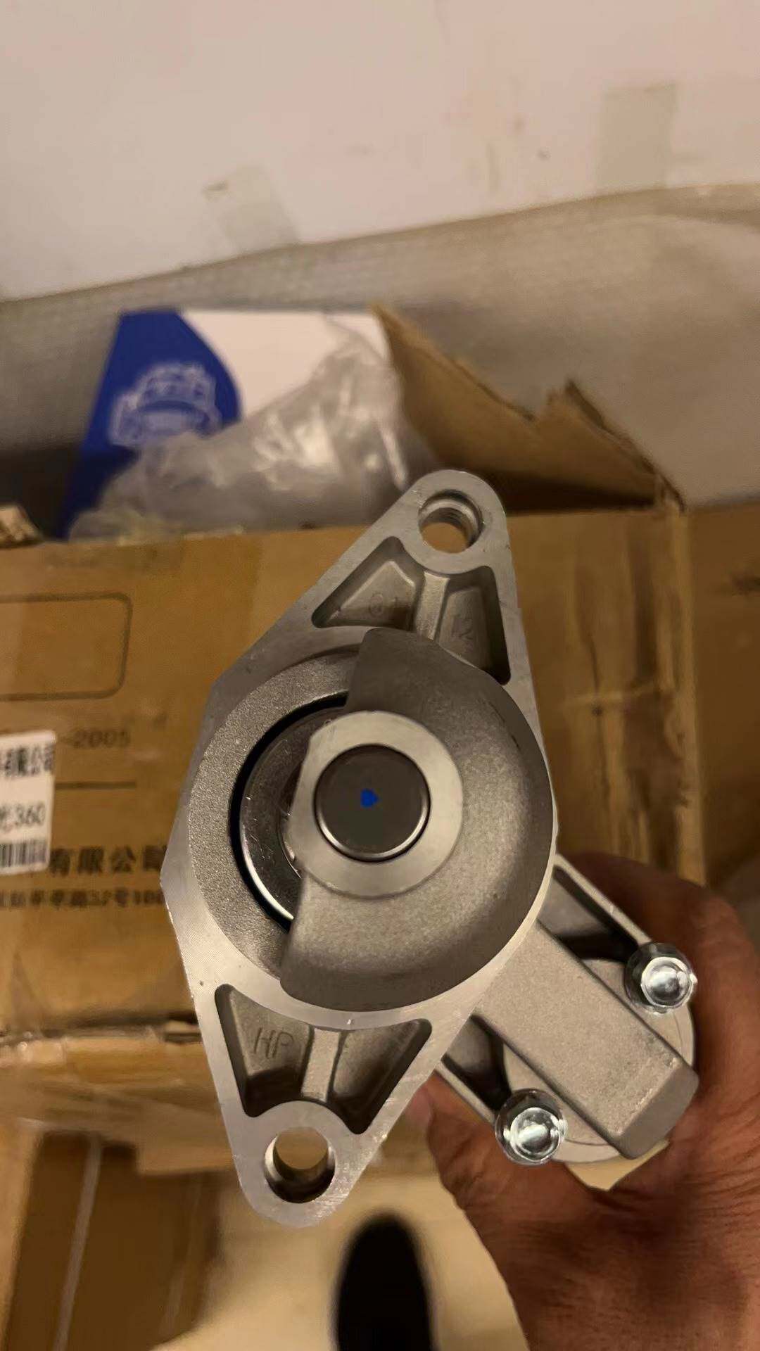 一汽佳宝全车配件,v75/v77/v80三缸起动机,四缸启动机,启动马达