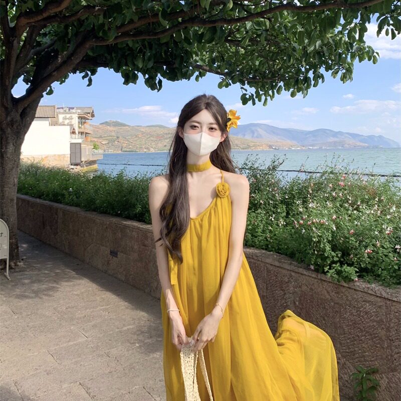 黄色挂颈吊带洋装女夏多