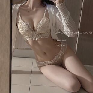 小胸聚拢文胸罩 无钢圈纯欲风套装 法式 性感蕾丝内衣女大胸显小薄款