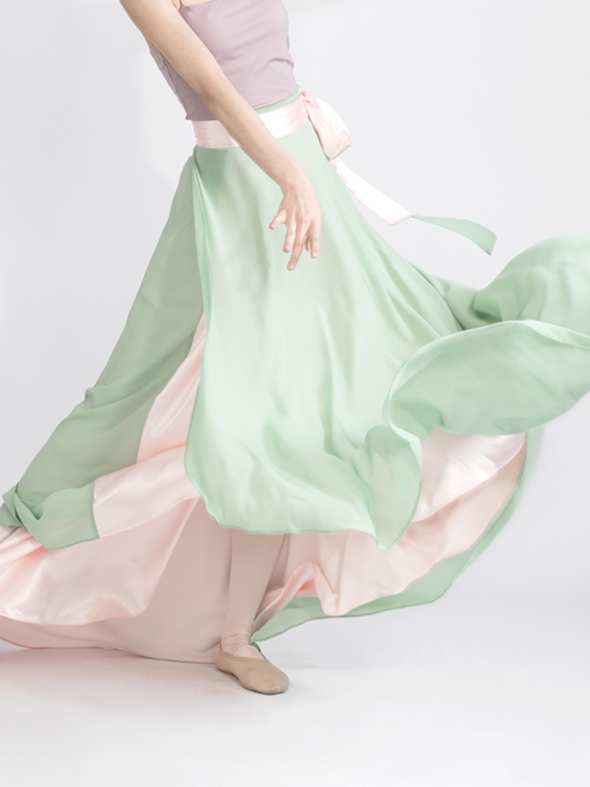 中国舞民族舞半身裙纱裙剧目表演出服一片式两穿粉绿舞蹈裙表演服