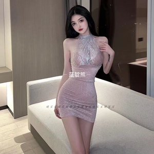 风情万种的裙子性感荡领挂脖吊带露背收腰显瘦修身包臀碎花连衣裙