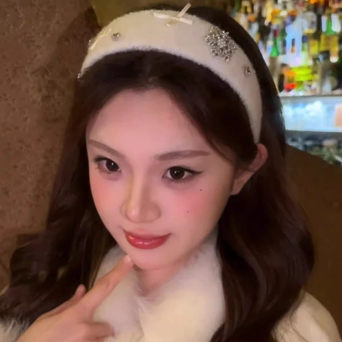 名媛风白色雪花毛绒发箍女新年秋冬日常外戴高颅顶发捆显脸小头箍