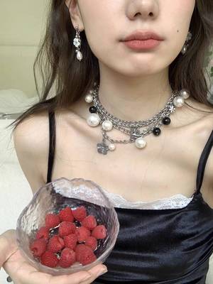 2023年《黑加仑叶》贝壳珍珠项链套装叠戴多层黑白百搭个性时髦女