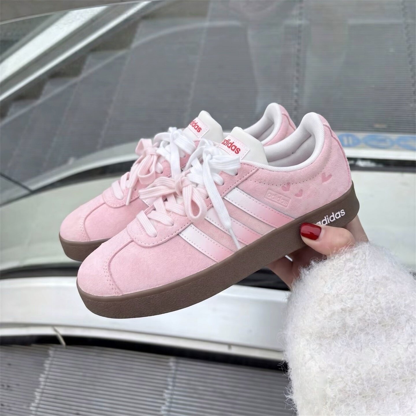 【球鞋定制】Adidas阿迪达斯男女鞋子 草莓奶油 潮流百搭低帮板鞋