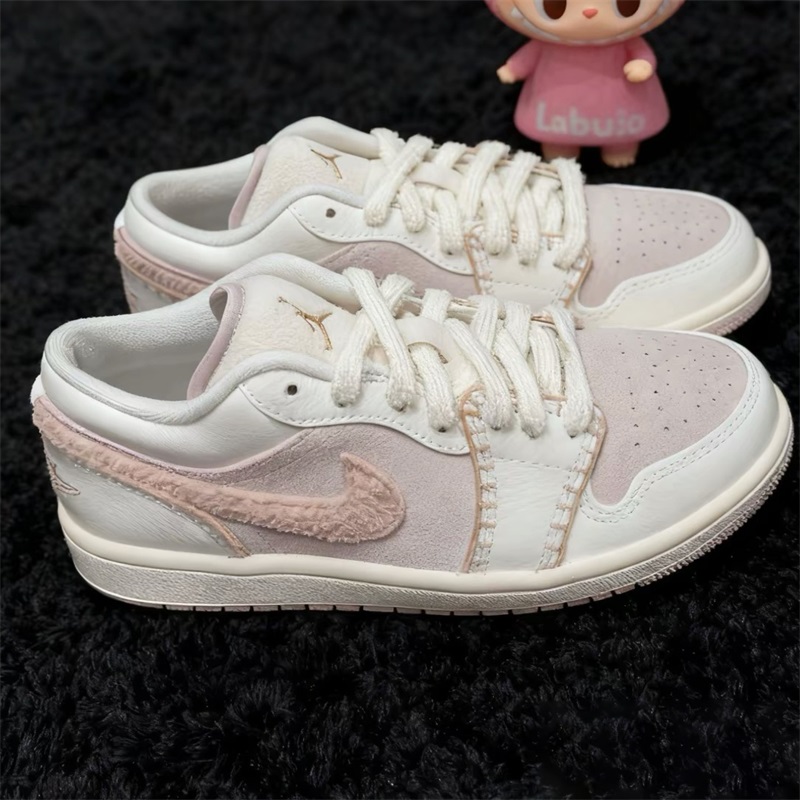 Nike耐克女款鞋子2025冬季新款AJ JORDAN低帮休闲板鞋HV4268-120