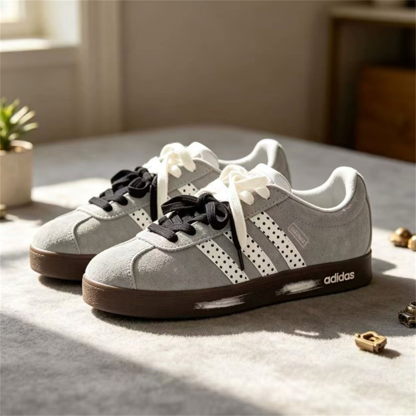 【球鞋定制】Adidas阿迪达斯男女鞋子 波点灰机 潮流百搭低帮板鞋