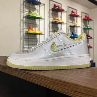 Nike耐克女鞋子2026夏季新款舒适百搭空军一号低帮板鞋IR8218-118