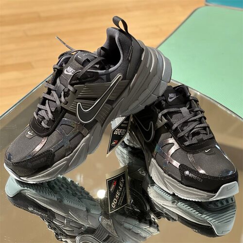 Nike耐克女鞋2024冬季新款舒适运动休闲低帮透气老爹鞋FZ2622-001