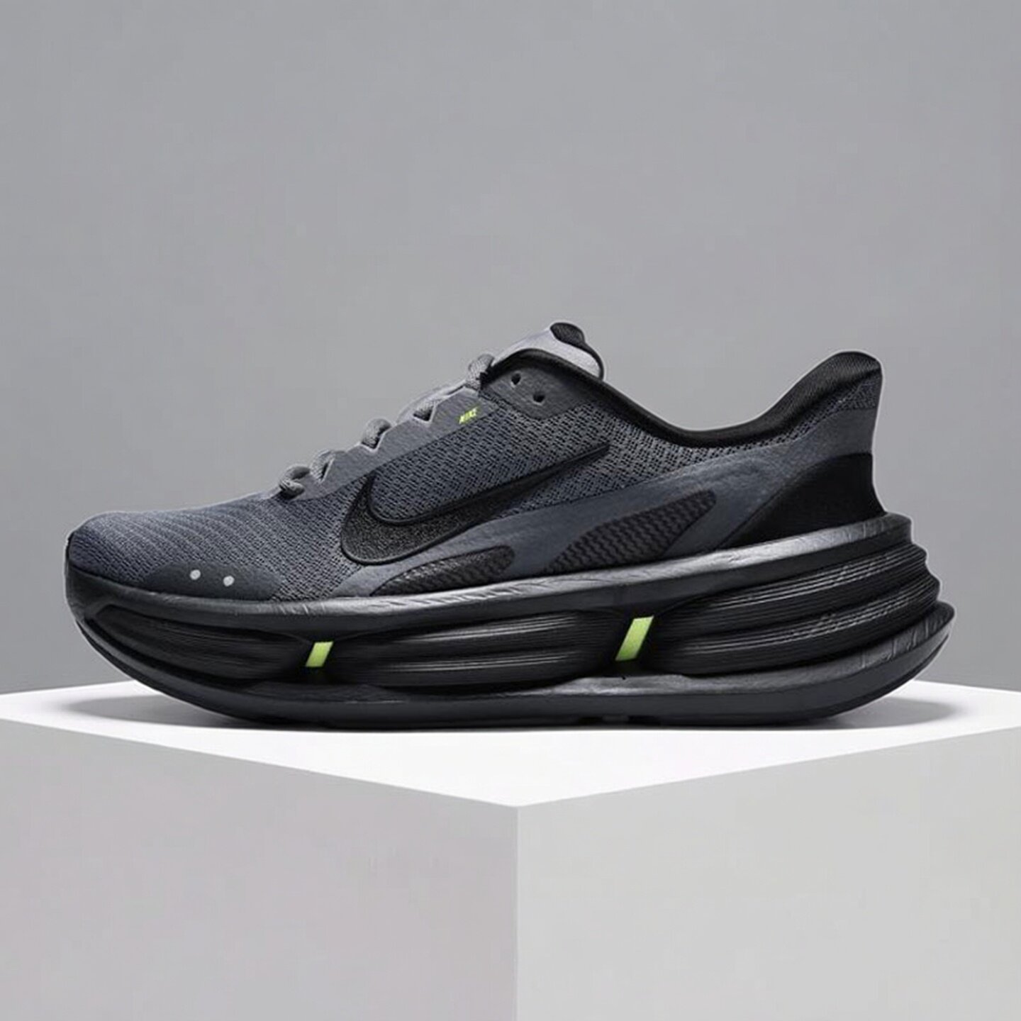 Nike耐克男鞋子2026秋季新款舒适软弹透气防滑跑步鞋IF4997-013