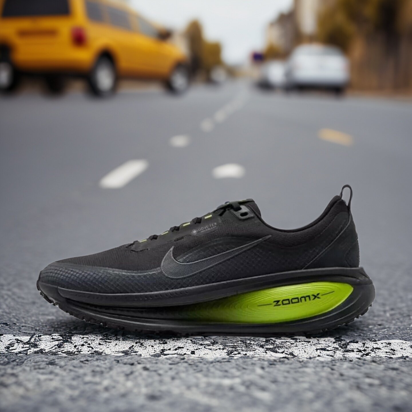 Nike耐克男鞋子2026冬季新款VOMERO 18 软弹运动跑步鞋HQ7001-005