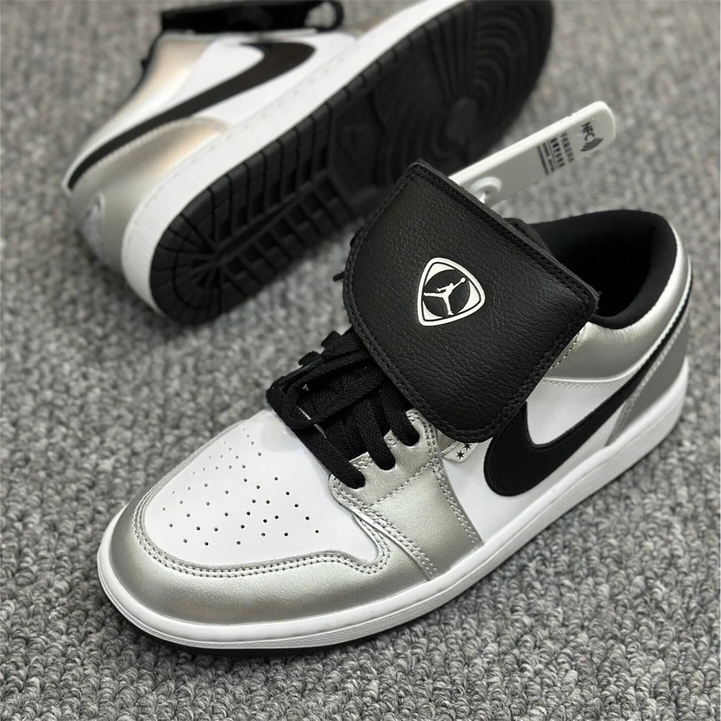 NiKe耐克男鞋子2026夏季新款JORDAN 1低帮休闲潮流板鞋IR2278-100