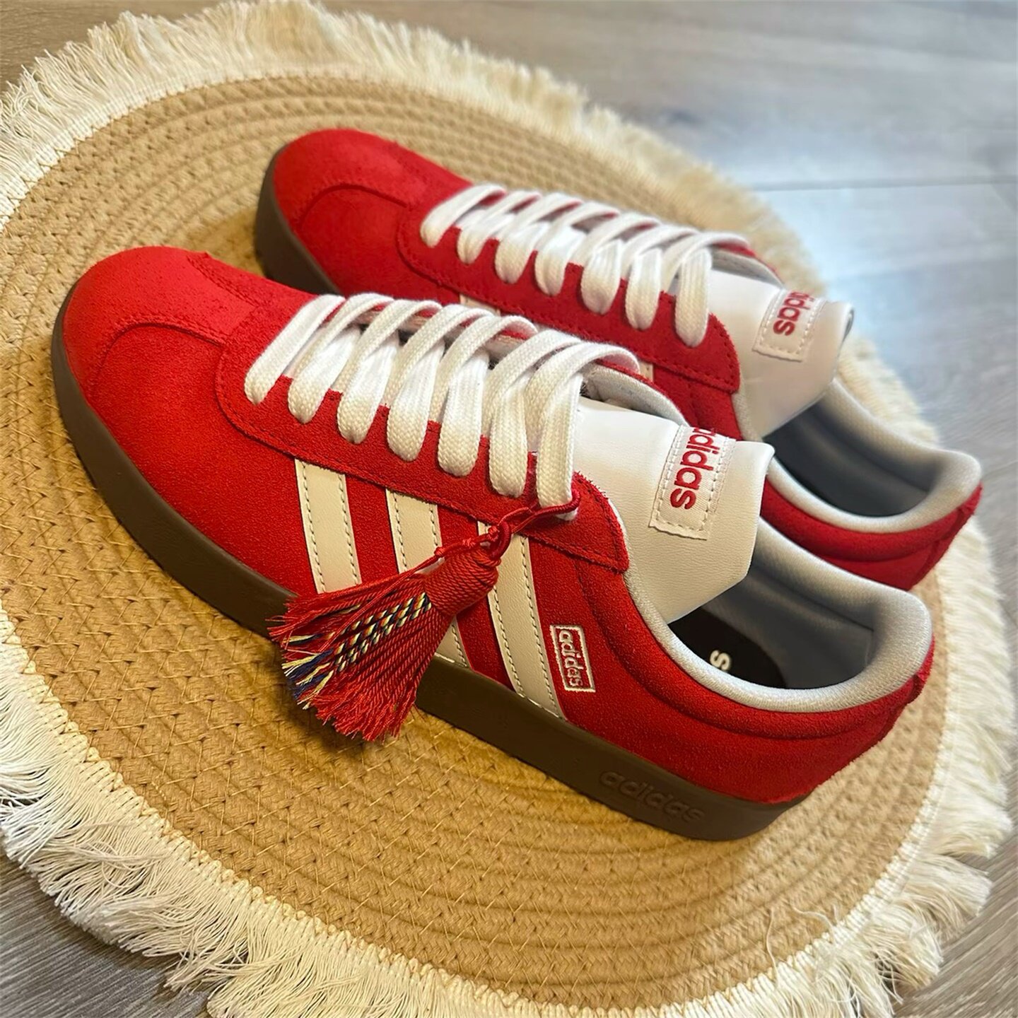 【球鞋定制】Adidas阿迪达斯男女鞋子 红穗 潮流百搭低帮耐磨板鞋