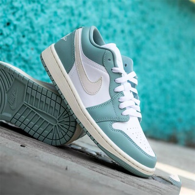 Nike耐克大童男女鞋2025秋季新款AJ JORDAN 1低帮板鞋DC0774-138