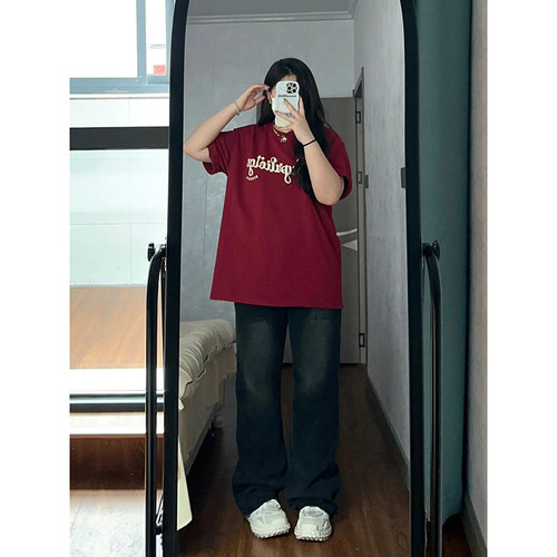 酒红色短袖t恤女微胖女孩穿搭