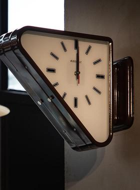 dulton金属三角挂钟墙面壁挂双面钟时钟表装饰适用咖啡馆酒吧