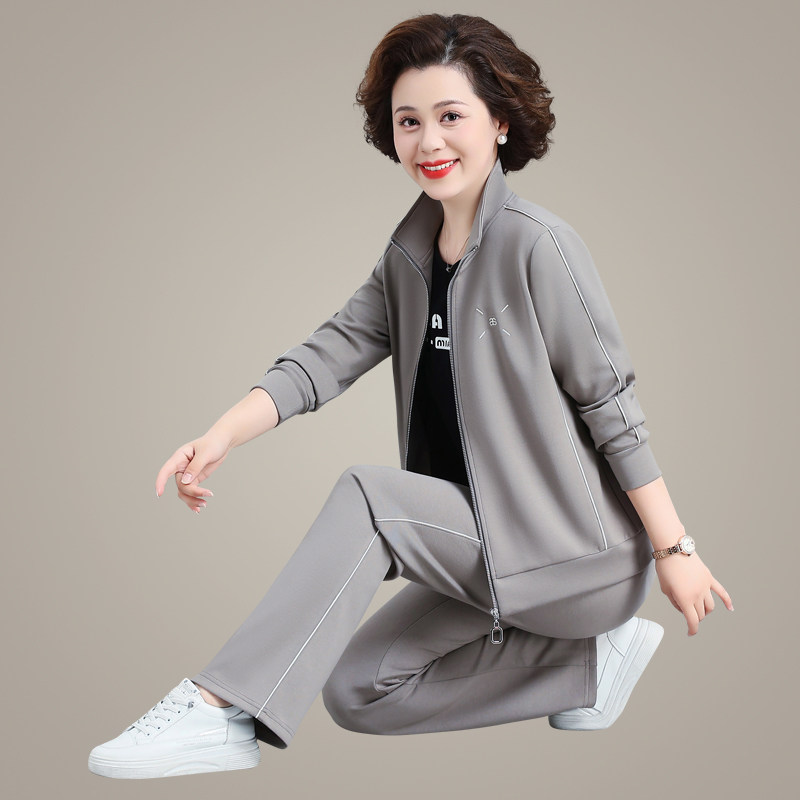 50岁妈妈运动服套装春秋大码中老年人女秋装外套新款阔太太三件套