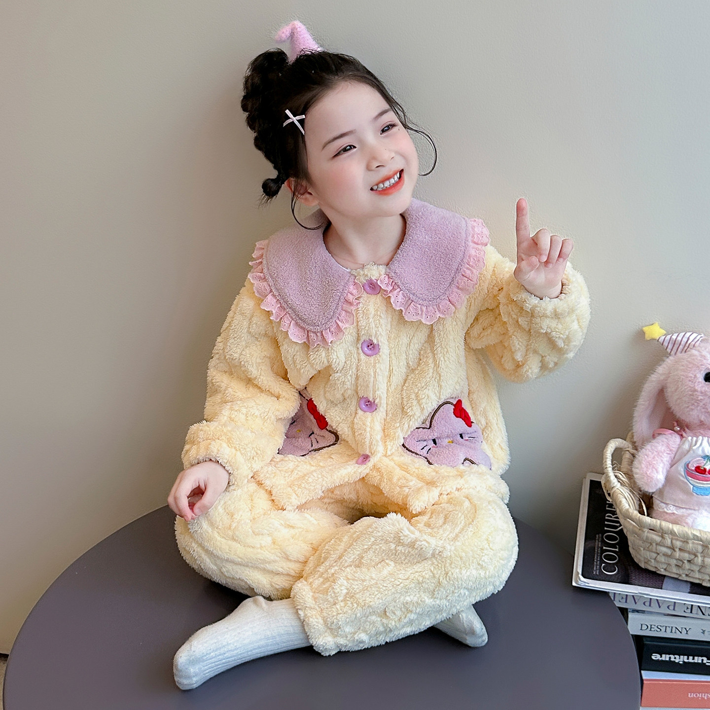 女童睡衣套装秋冬季女宝宝新款法兰绒2026加厚保暖珊瑚绒家居服款