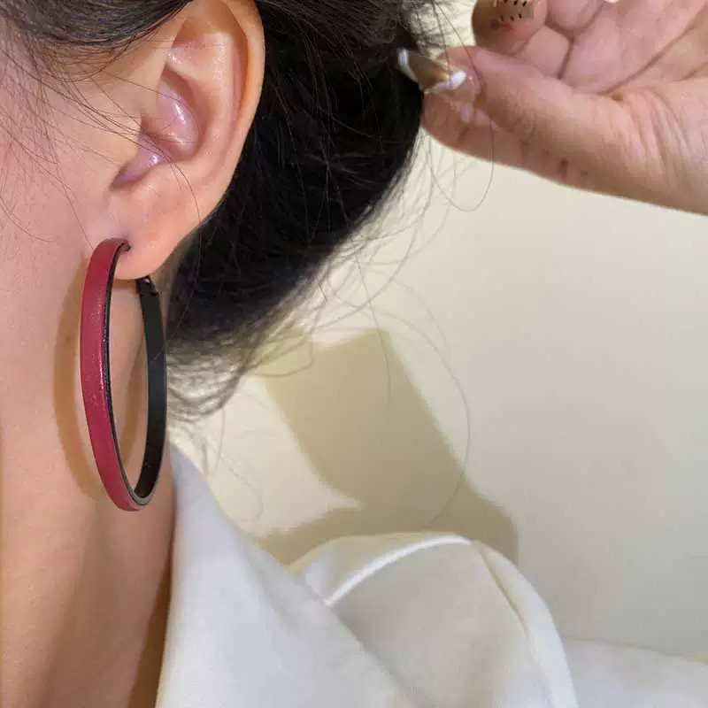 欧美风红色夸张大圈圈耳环